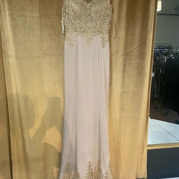 Elegant Gold Evening Gown - Picture 3 of 7